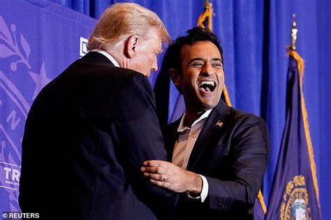 Picture of Donald Trump embracing Vivek Ramaswamy.