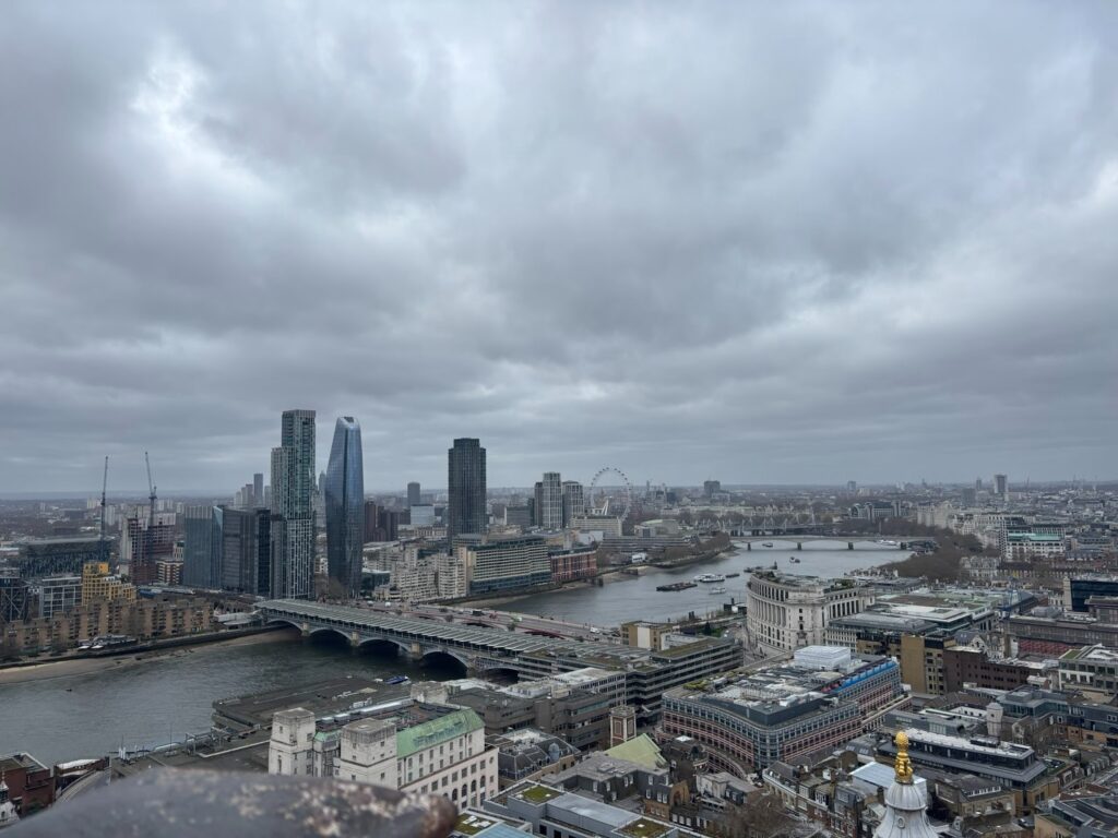 9068e03b-8438-4563-bd1f-e70a437c18e3